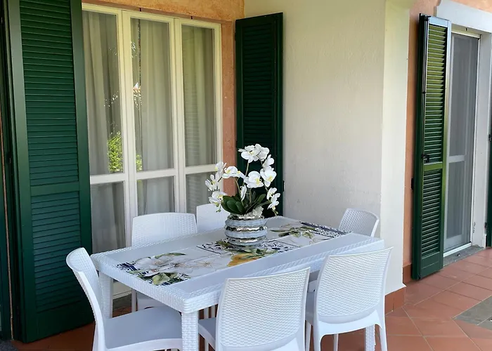 I Giardini Del Conero Con Ombrellone In