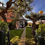 I Giardini Del Conero Con Ombrellone In Porto Recanati