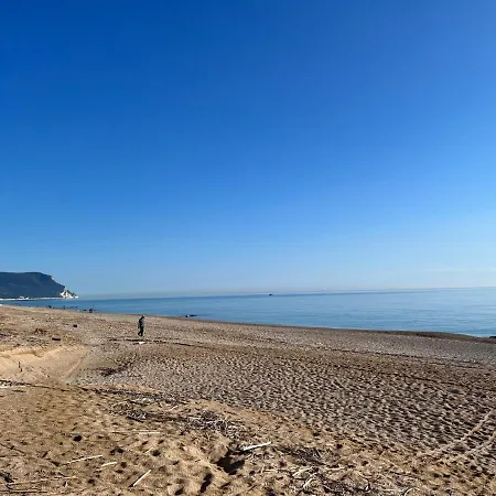 بيت للعطل I Giardini Del Conero Con Ombrellone In *
