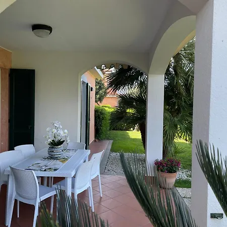 I Giardini Del Conero Con Ombrellone In *