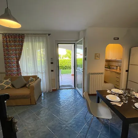 I Giardini Del Conero Con Ombrellone In بيت للعطل