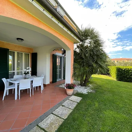 I Giardini Del Conero Con Ombrellone In Hébergement de vacances