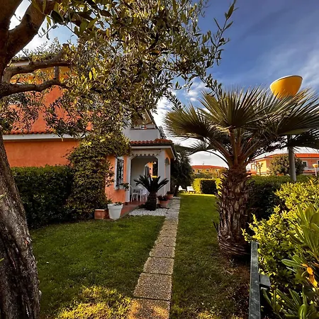 I Giardini Del Conero Con Ombrellone In