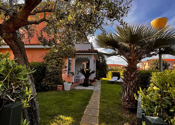 I Giardini Del Conero Con Ombrellone In Порто-Реканати